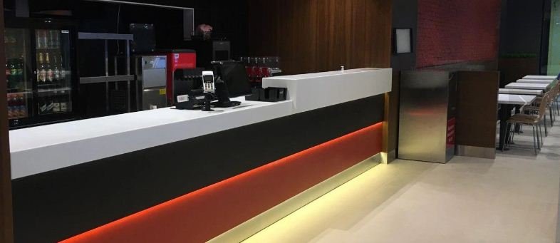 Мы проектируем и изготавливаем - Барные стойки, стойки ресепшн, столы