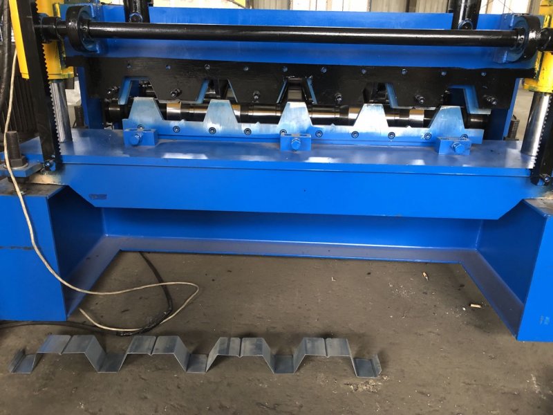 Оборудование для производства профнастила Н60 из Китая