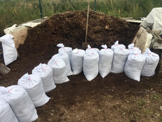 Конский навоз и перегной