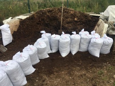 Конский навоз и перегной