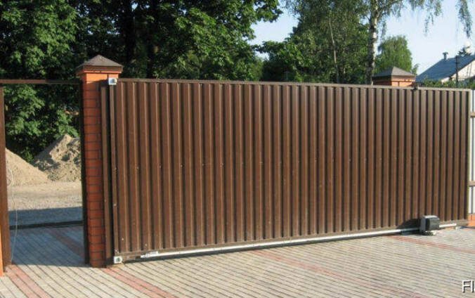 Заборы из металлопрофиля под ключ в